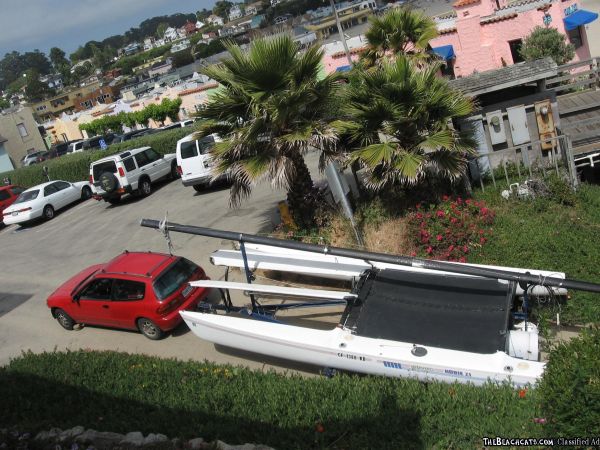 Hobie_21_and_Civic_at_capitola.jpg