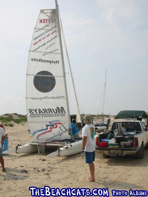 Team Horizon Sportswear setting their mainsail