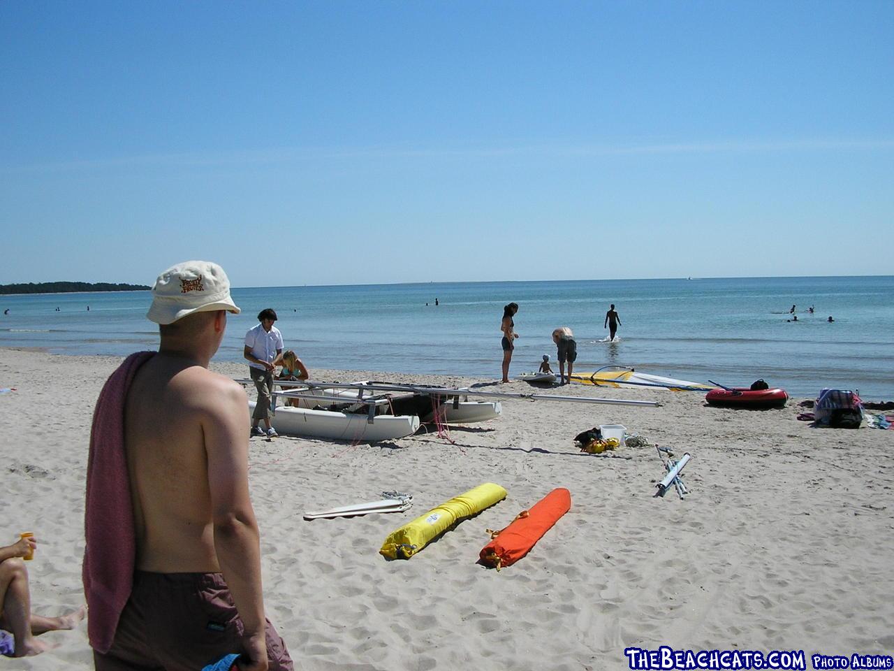 Mounting on the beach 1