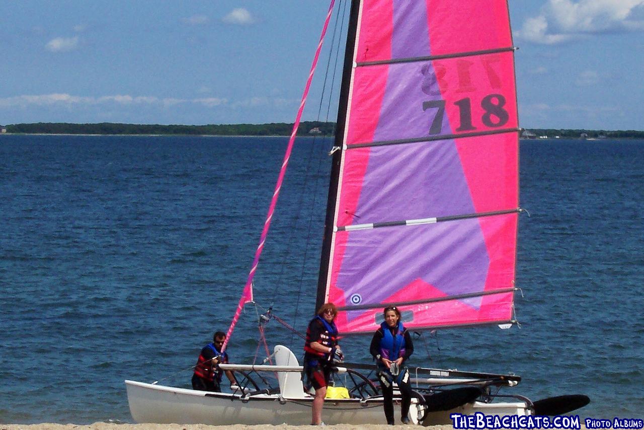 Wally and the girls getting ready to sail. The Buzzard '04