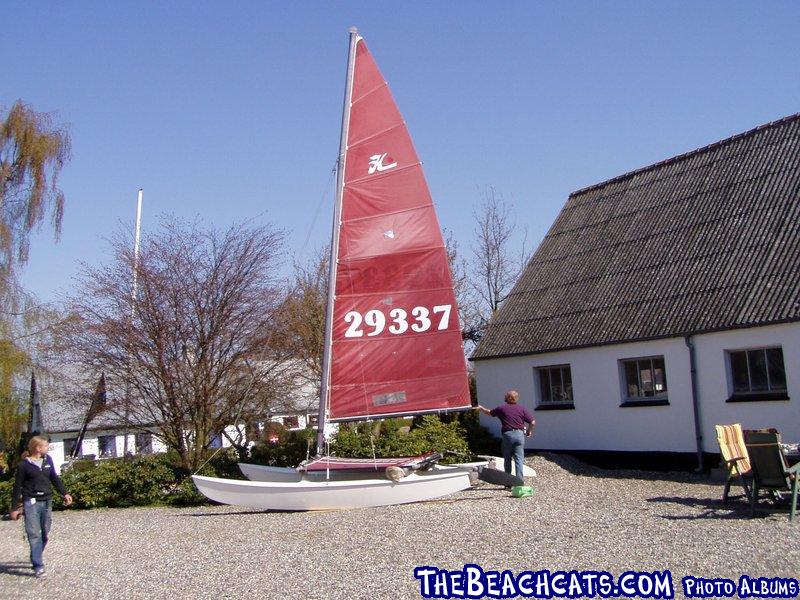 Our other H16, with red sails.